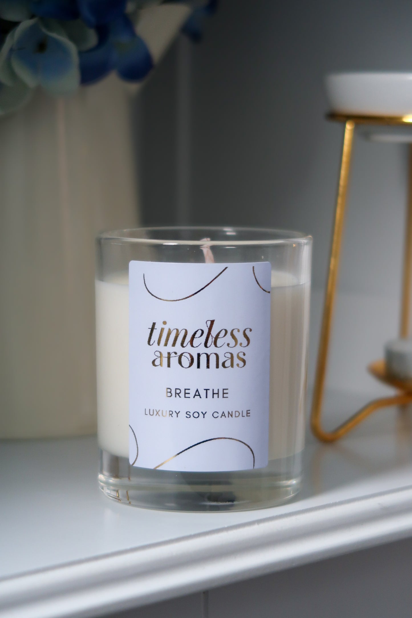 Breathe Luxury Scented Candle – 200g, Fresh Citrus & Floral Aroma, Up to 36 Hours Burn Time