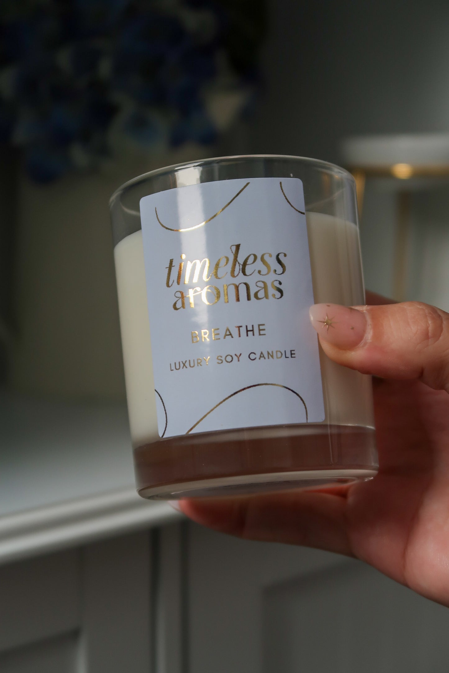Breathe Luxury Scented Candle – 200g, Fresh Citrus & Floral Aroma, Up to 36 Hours Burn Time